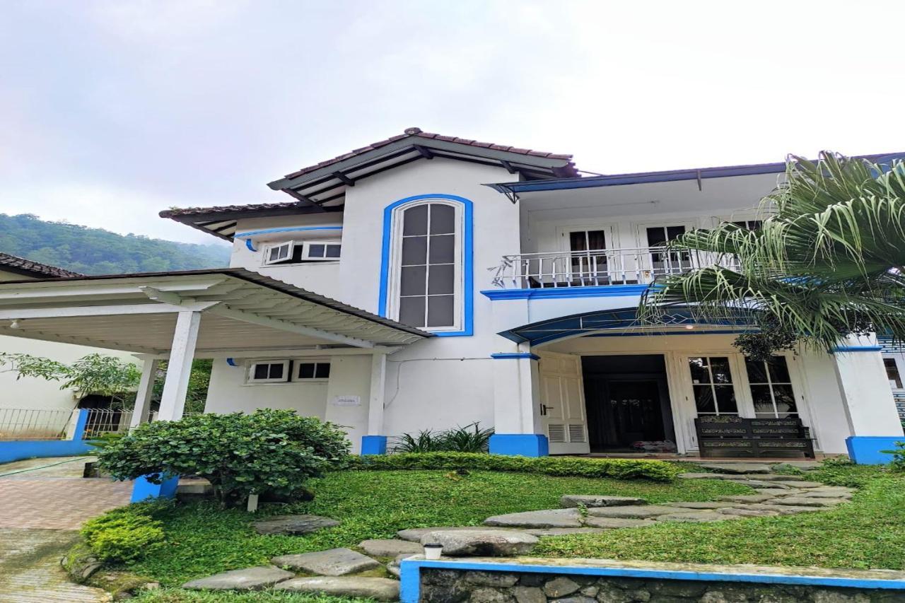 Villa Meteor Garden Tawangmangu Kültér fotó